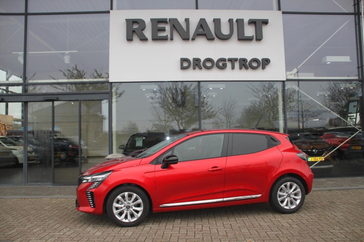 Renault Clio - 90PK-EVOLUTION-NW.MODEL-13DKM-APPLE CAR PLAY-NIEUW- - AutoWereld.nl