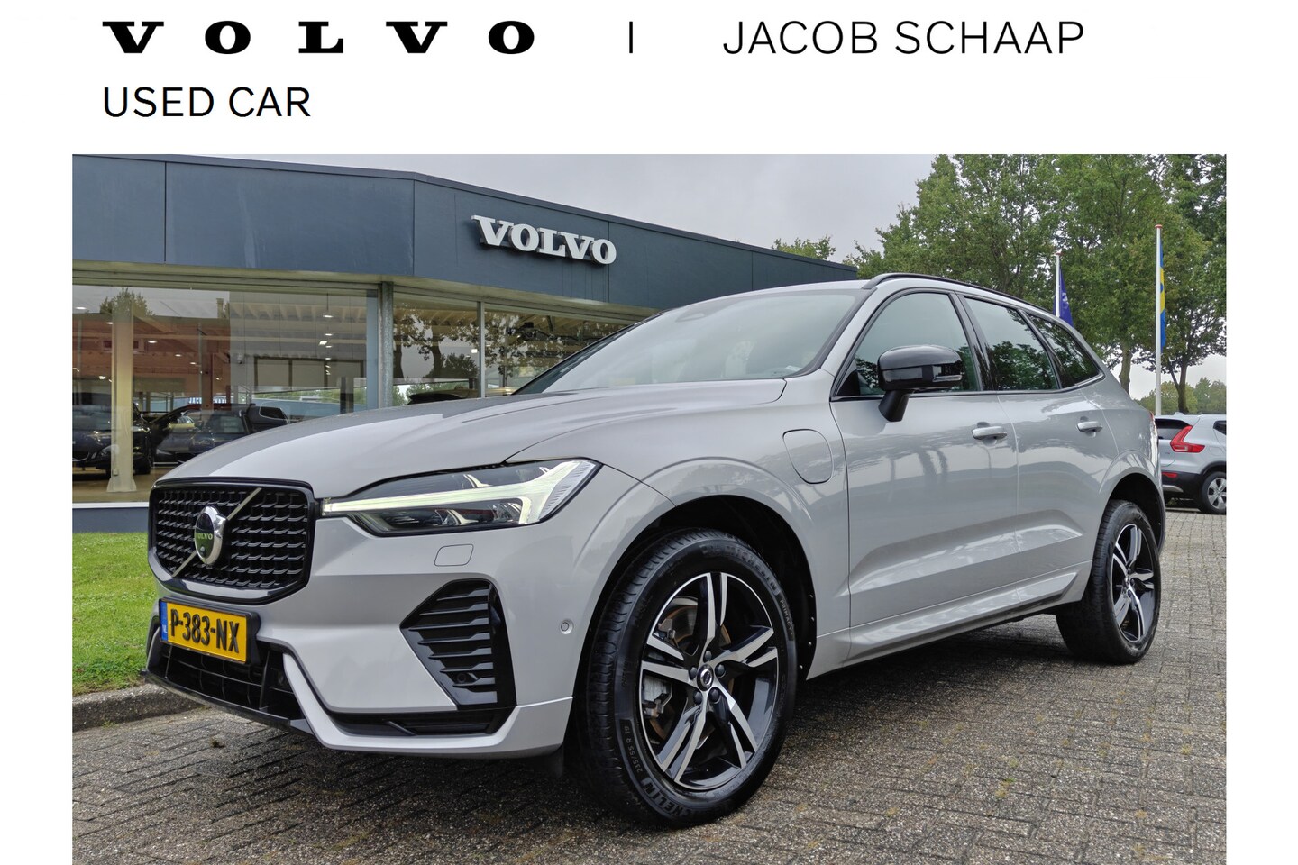 Volvo XC60 - T6 AWD 350PK Plug-in hybrid R-Design | Longe Range | Luchtvering | Trekhaak | HUD | BLIS | - AutoWereld.nl