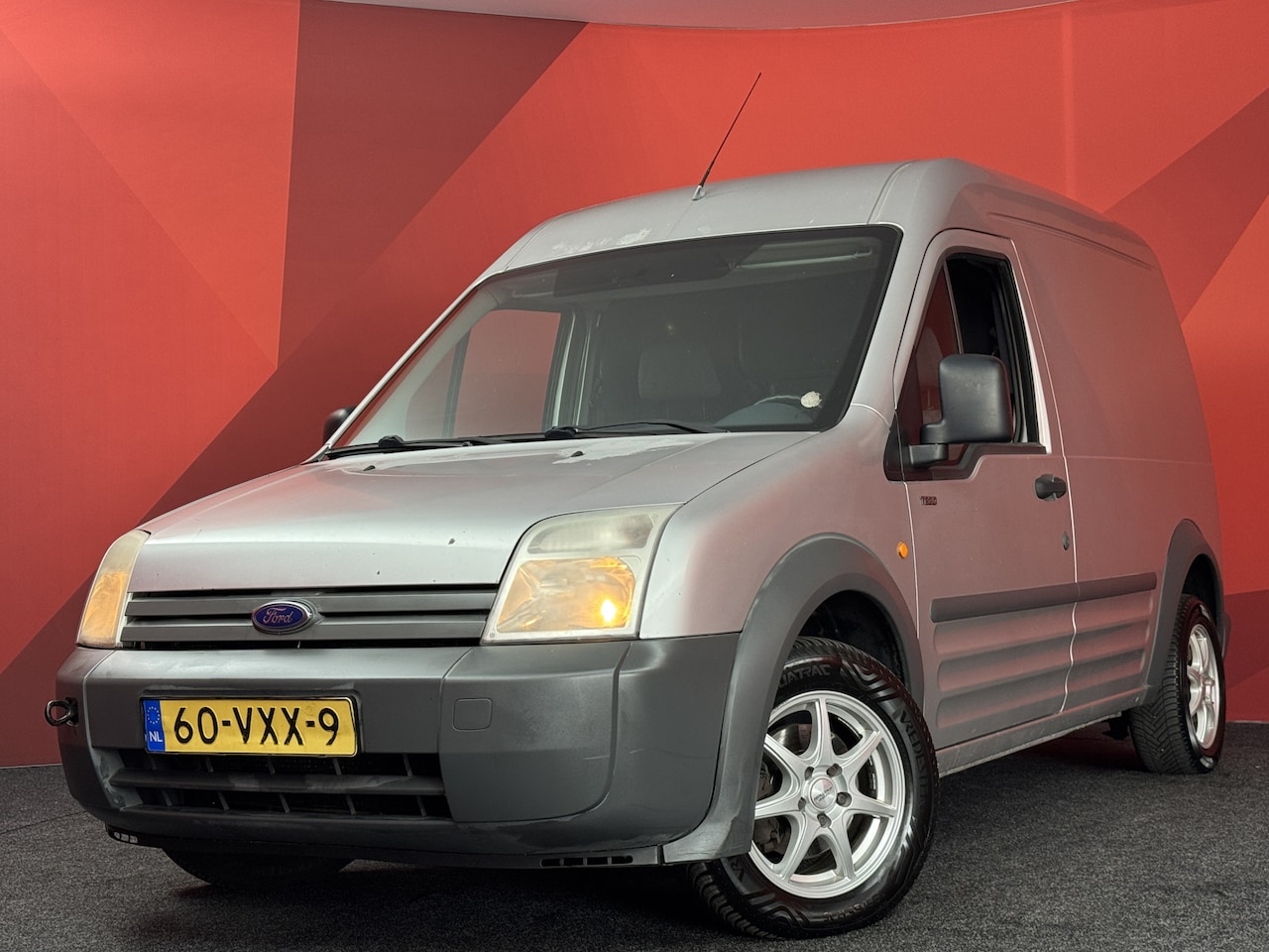 Ford Transit Connect - T230L 1.8 TDCi | Nieuw Binnen | Airco | Radio CD | Trekhaak | APK 17-07-2027 - AutoWereld.nl