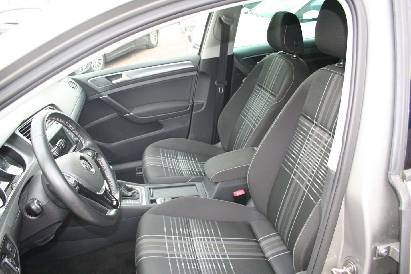 Volkswagen Golf - 1.4 TSI lounge