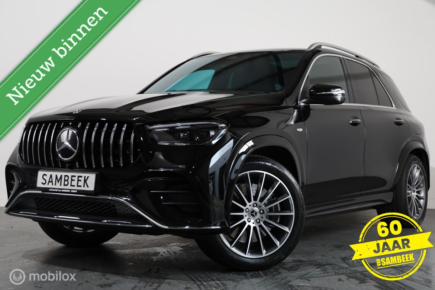 Mercedes-Benz GLE-Klasse - 400e AMG-line - Pano - Luchtvering - Burmester - Trekhaak - AutoWereld.nl