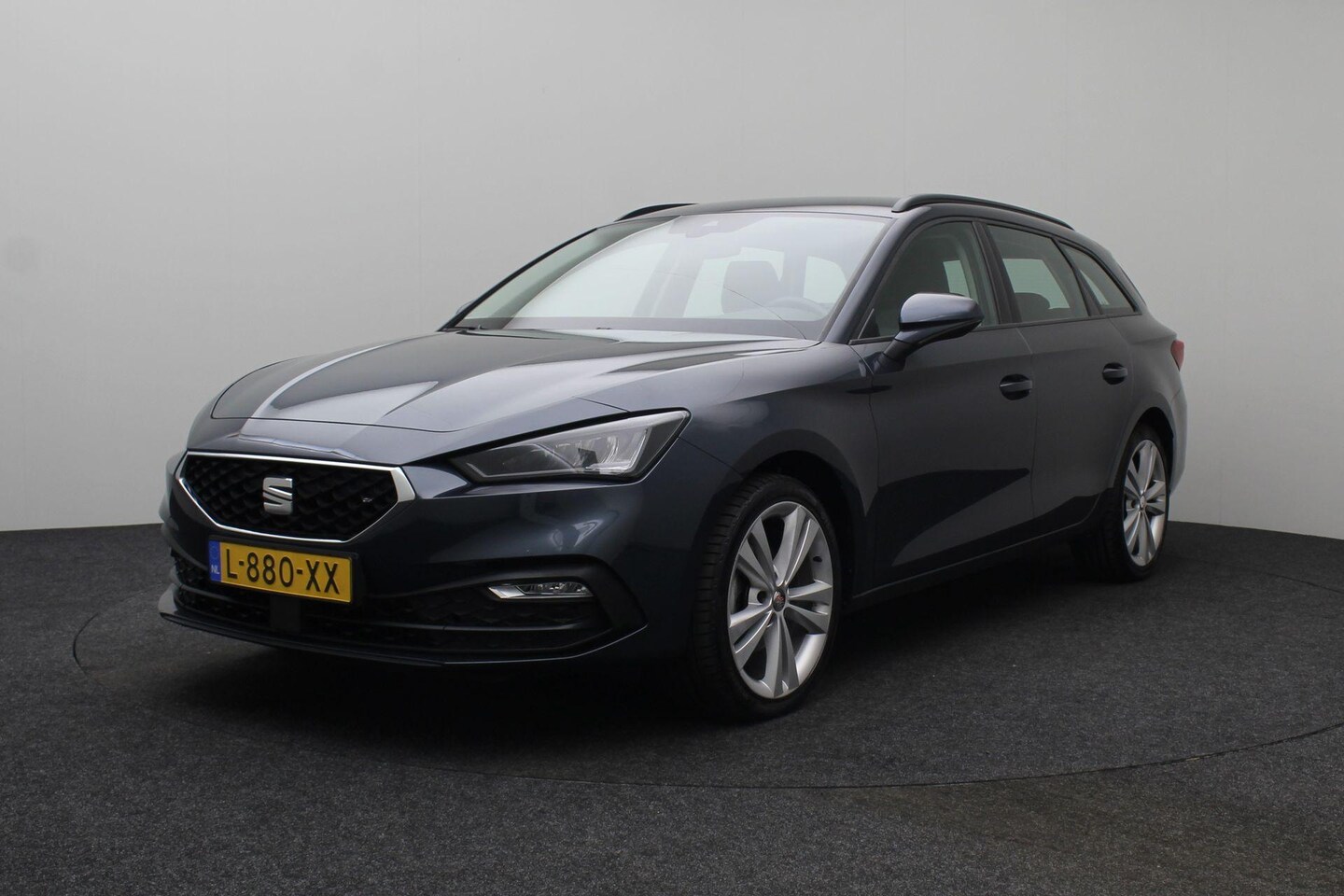SEAT Leon Sportstourer - 1.5 TSI Style 2021 NAP | Carplay | Trekhaak | Cruise control | Climate control | Bluetooth - AutoWereld.nl