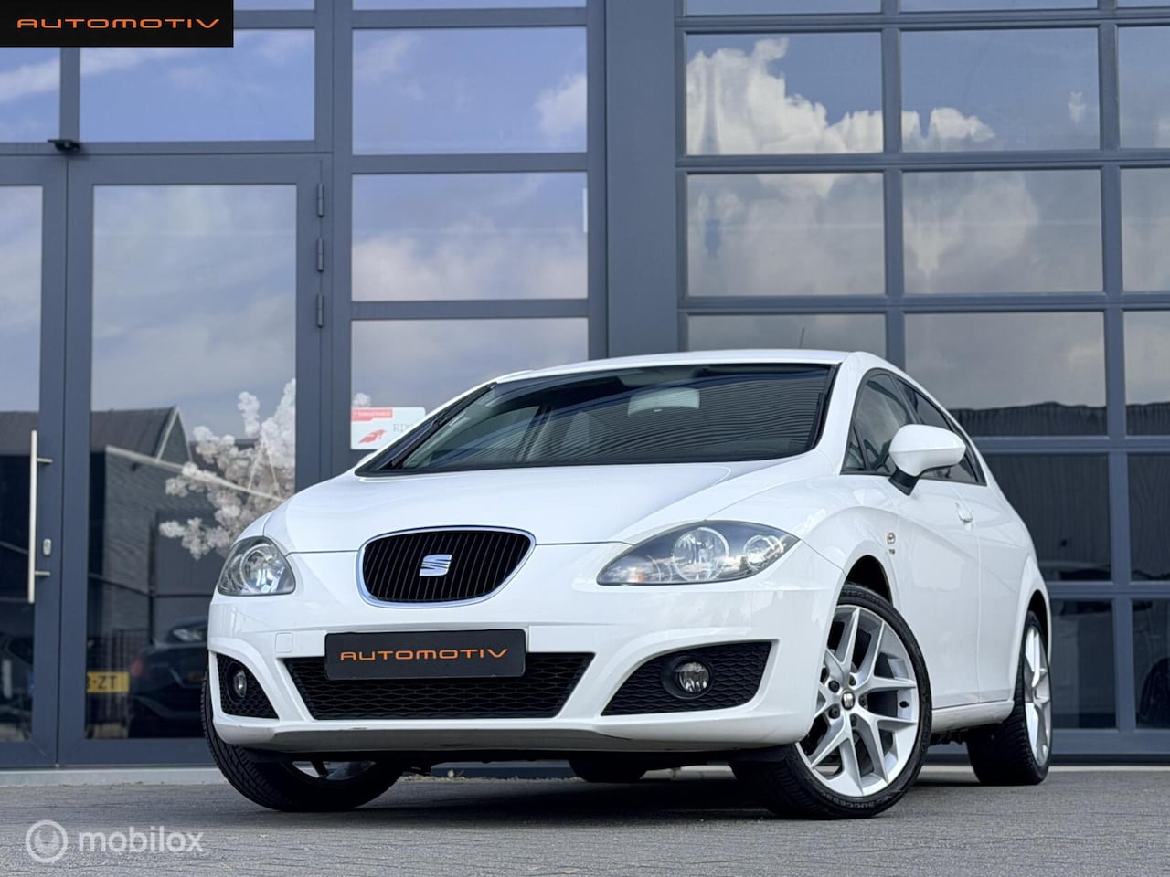 SEAT Leon - 1.2 TSI AIRCO / NAVI / CRUISE / FR / 5DRS - AutoWereld.nl