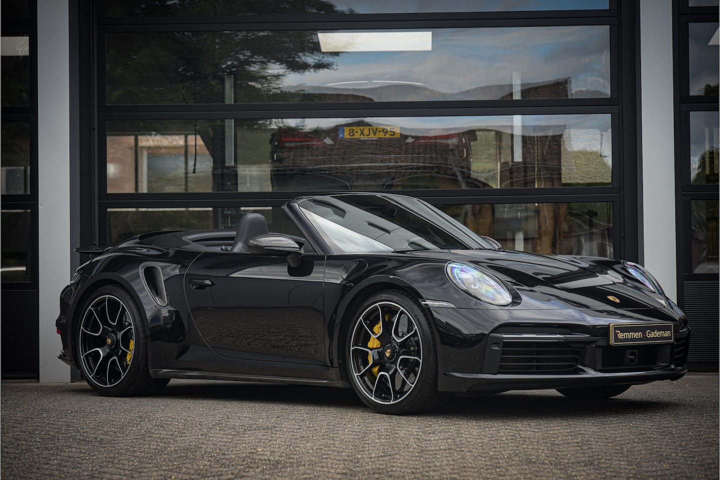 Porsche 911 Cabrio - 3.8 Turbo S * Carbon * Approved tot 5-27 - AutoWereld.nl