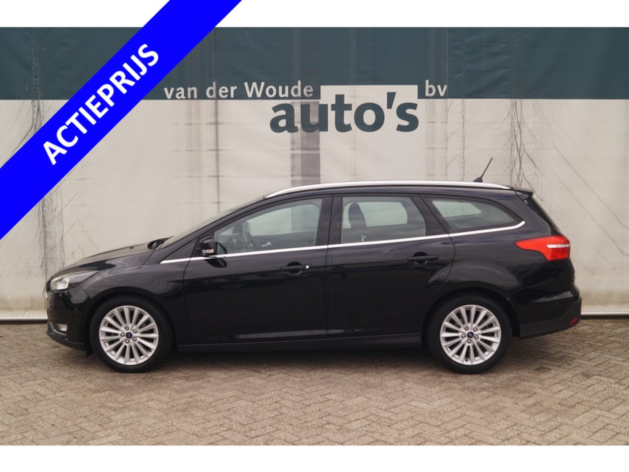 Ford Focus Wagon - 1.0 125pk Titanium -NAVI-ECC-PDC-CAM-TREKHAAK- - AutoWereld.nl