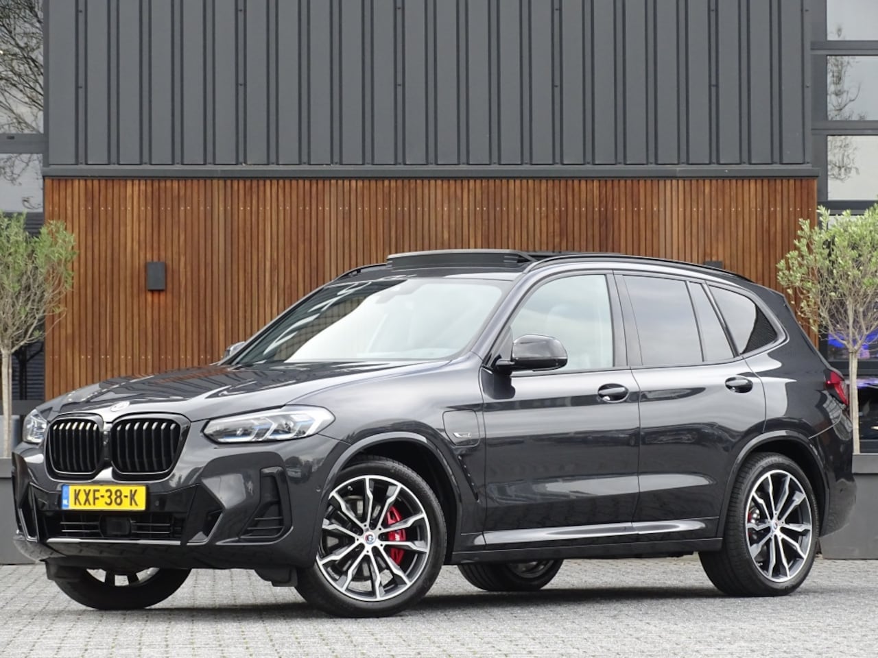 BMW X3 - 30e X-Drive 292PK M-Sport / M-Stoel / Harman Kardon / 360° / Laser / Pano - AutoWereld.nl