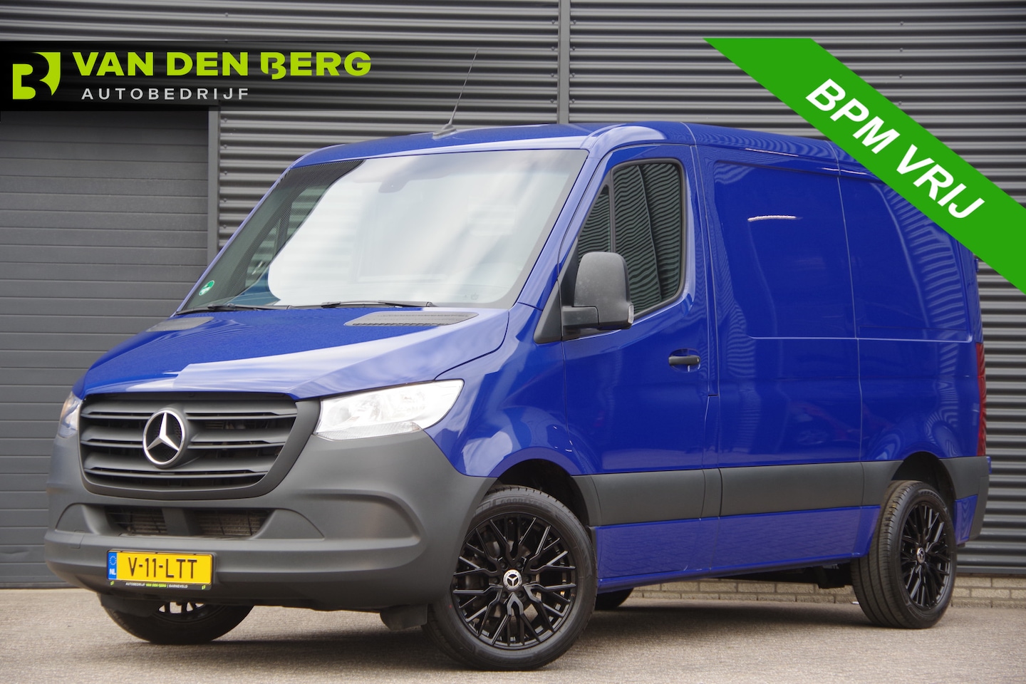 Mercedes-Benz Sprinter - 211 2.2 CDI L1H1 AUT. TREKHAAK 3T, MBUX, CAMERA, STANDKACHEL, CLIMA, CRUISE, APPLE CARPLAY - AutoWereld.nl