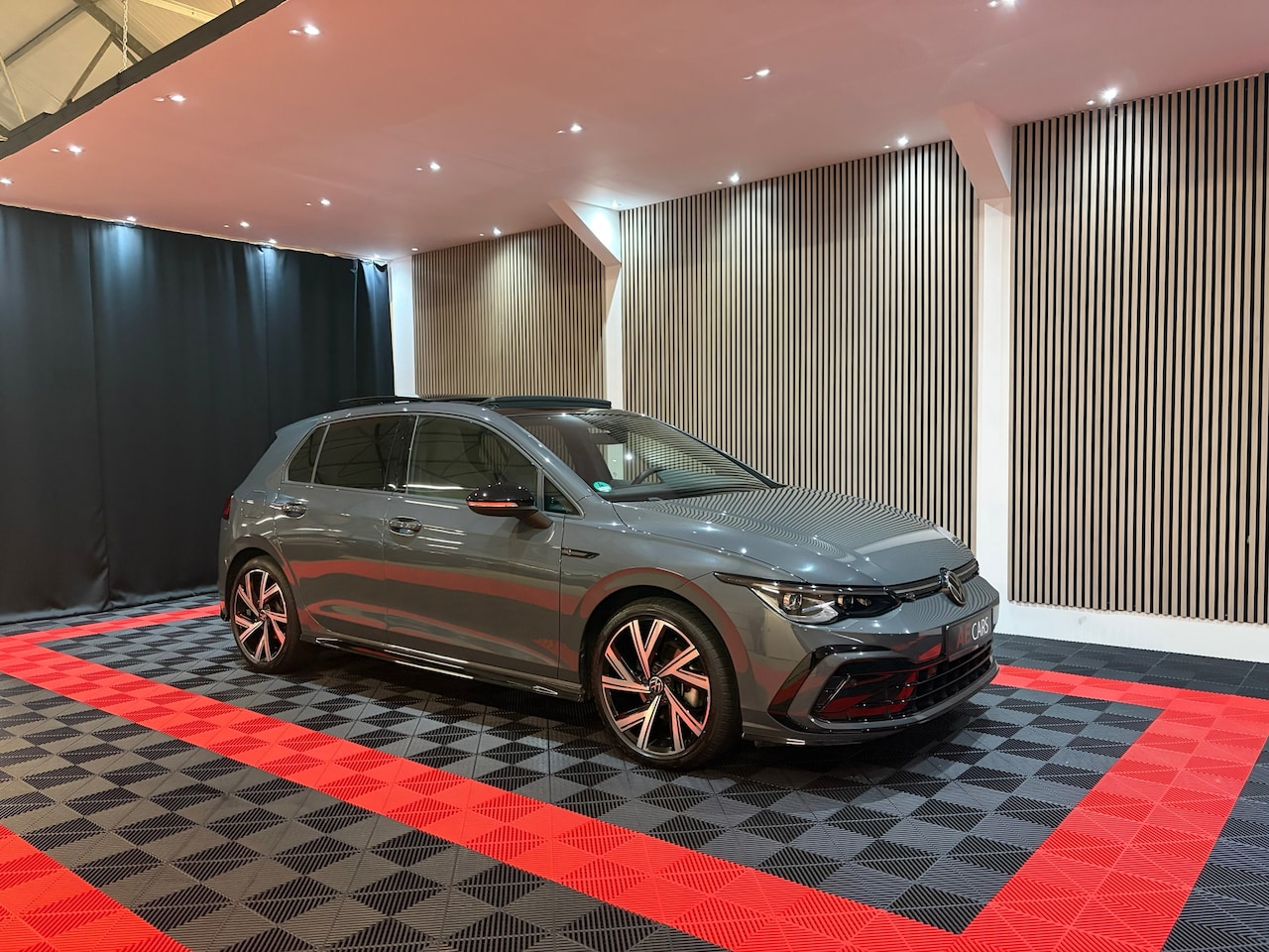 Volkswagen Golf - 1.5 eTSI R-Line Business Pano Camera Matrix-LED Virtual ACC - AutoWereld.nl
