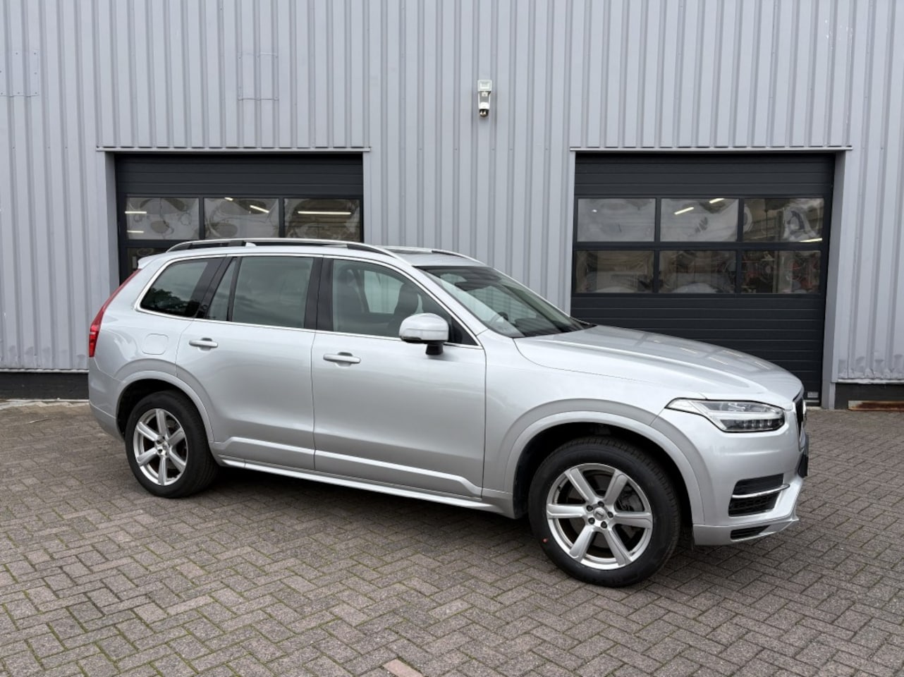 Volvo XC90 - 2.0 T8 Twin Engine AWD 7-pers I Pano.I 360 cam I All-in prijs! - AutoWereld.nl
