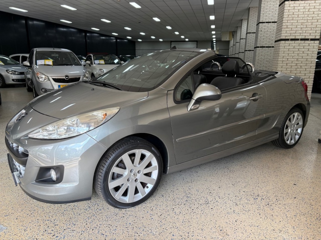 Peugeot 207 - CC 1.6 VTI Sport Leder Airco ECC PDC LM17 Verw Stoel - AutoWereld.nl