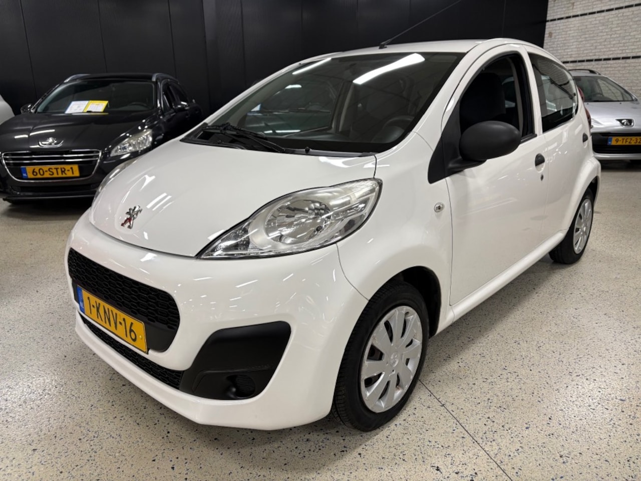 Peugeot 107 - 1.0 Airco 5 Deurs apk 7-27 NL auto NAP - AutoWereld.nl