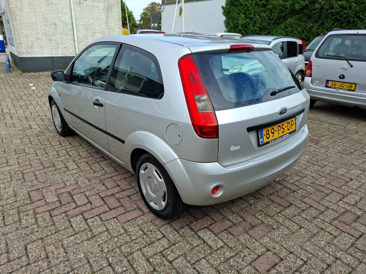 Ford Fiesta - 1.3 Style RADIO-CD/STUURBEKR./APK 11-2027