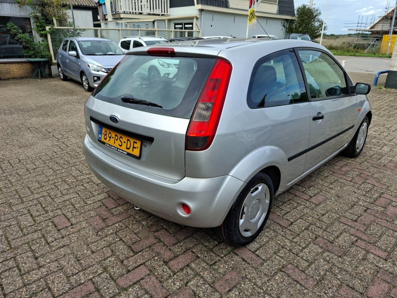 Ford Fiesta - 1.3 Style RADIO-CD/STUURBEKR./APK 11-2027