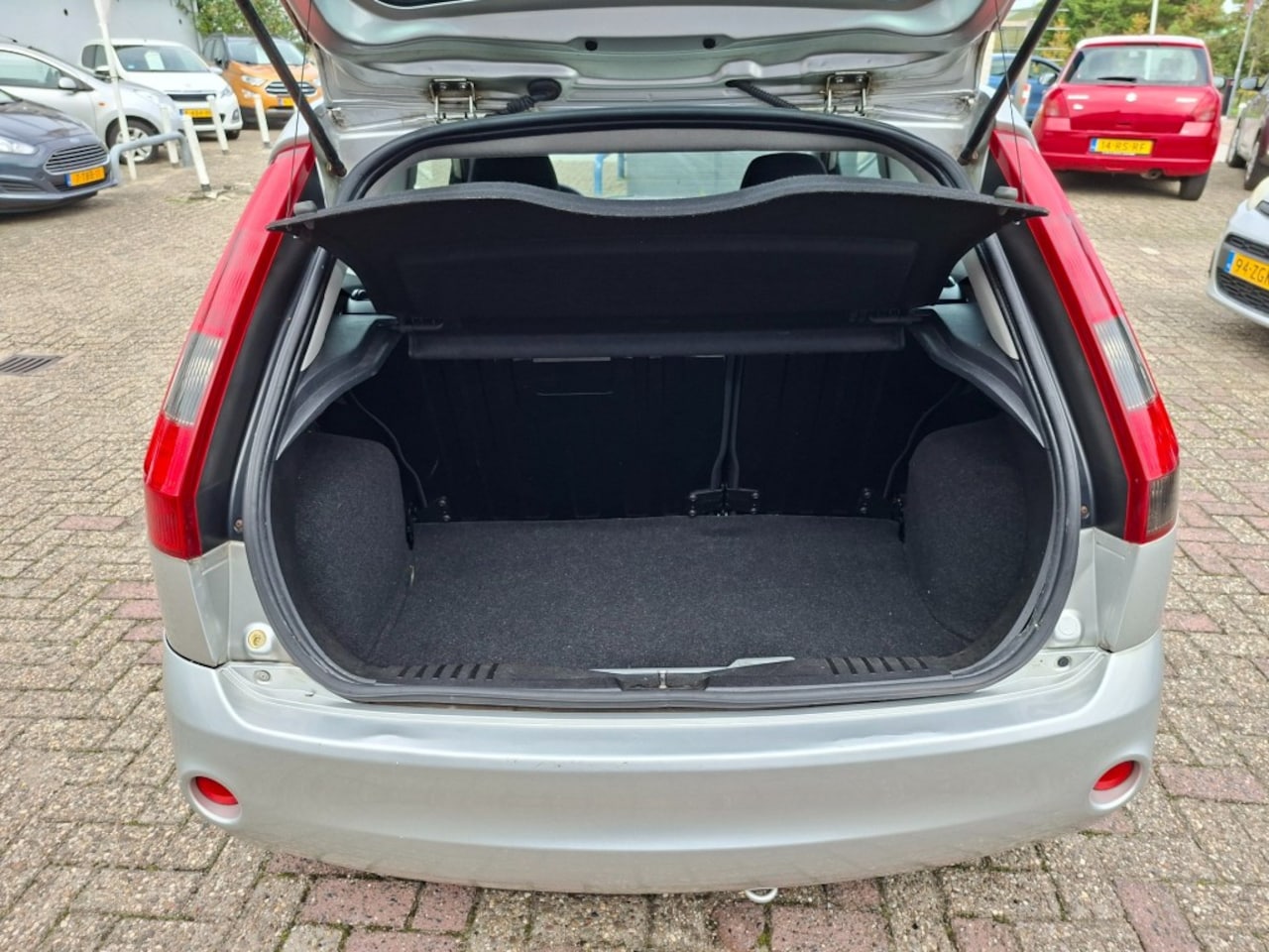 Ford Fiesta - 1.3 Style RADIO-CD/STUURBEKR./APK 11-2027