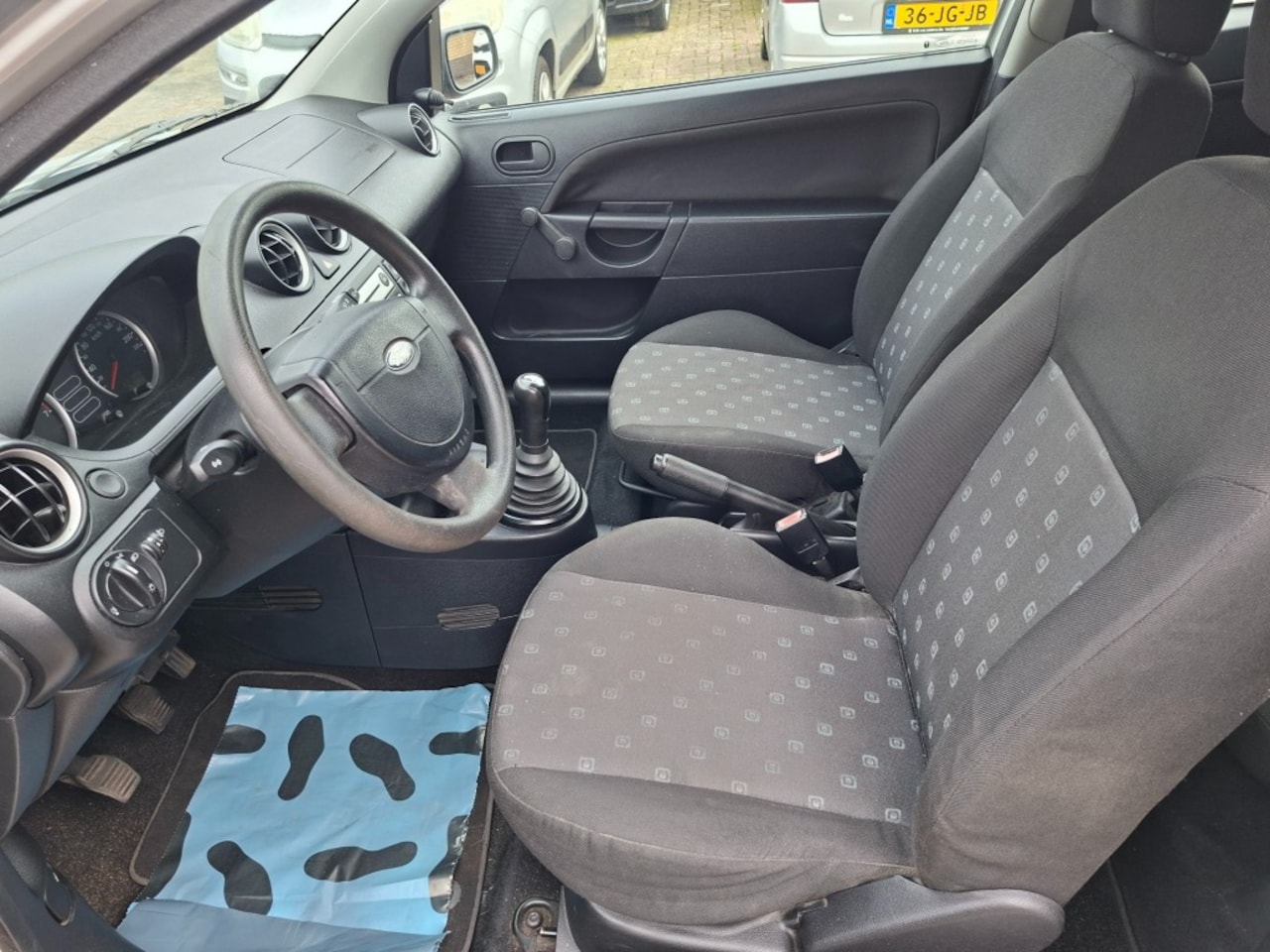 Ford Fiesta - 1.3 Style RADIO-CD/STUURBEKR./APK 11-2027