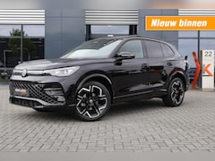 Volkswagen Tiguan - 1.5 eTSI DSG R-Line Black st 150pk /Panodak/ 360gr. camera/20 Inch LM/Matrix LED/Trekh weg