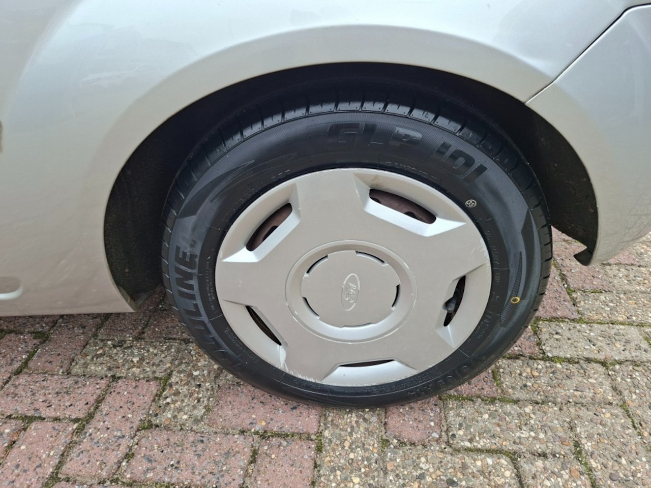 Ford Fiesta - 1.3 Style RADIO-CD/STUURBEKR./APK 11-2027