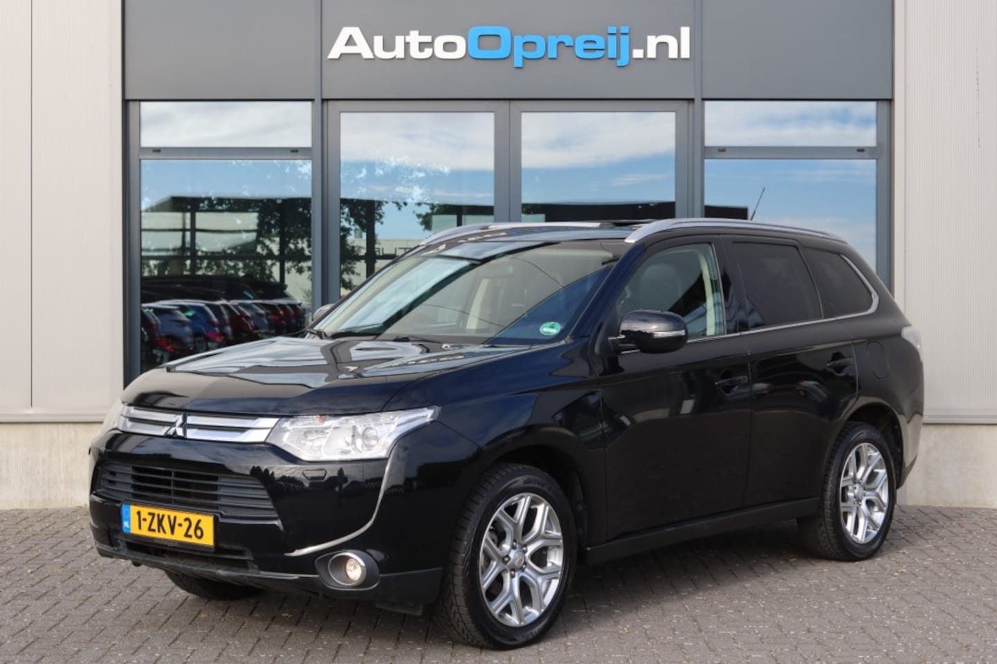 Mitsubishi Outlander - 2.0 Instyle AUTOMAAT 7 Personen Clima, NAVI, Camera, Leder, Schuifdak, Cruise - AutoWereld.nl