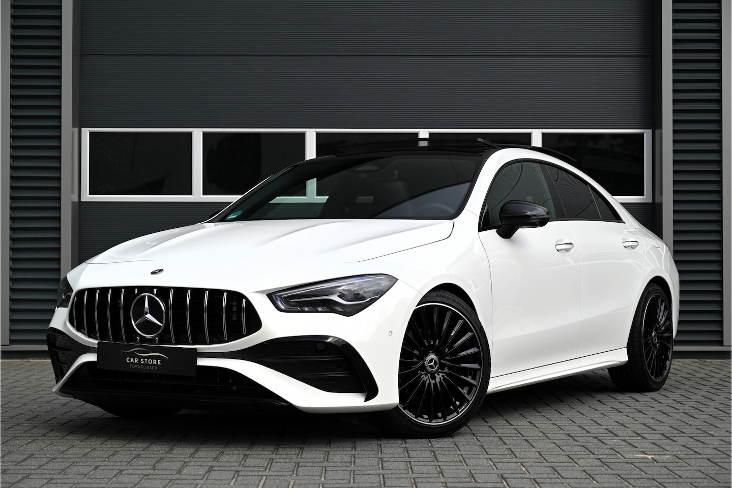 Mercedes-Benz CLA-Klasse - 180 AMG / PANO / NIGHT / SFEERVERLICHTING / 360 CAMERA / LED / FACELIFT - AutoWereld.nl