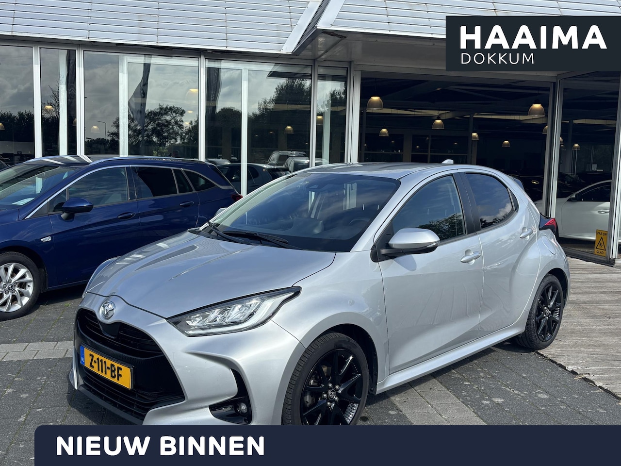 Toyota Yaris - 1.5 VVT-i Style Airco | Parkeersensoren | Camera | Cruise Controle | Car Play - AutoWereld.nl