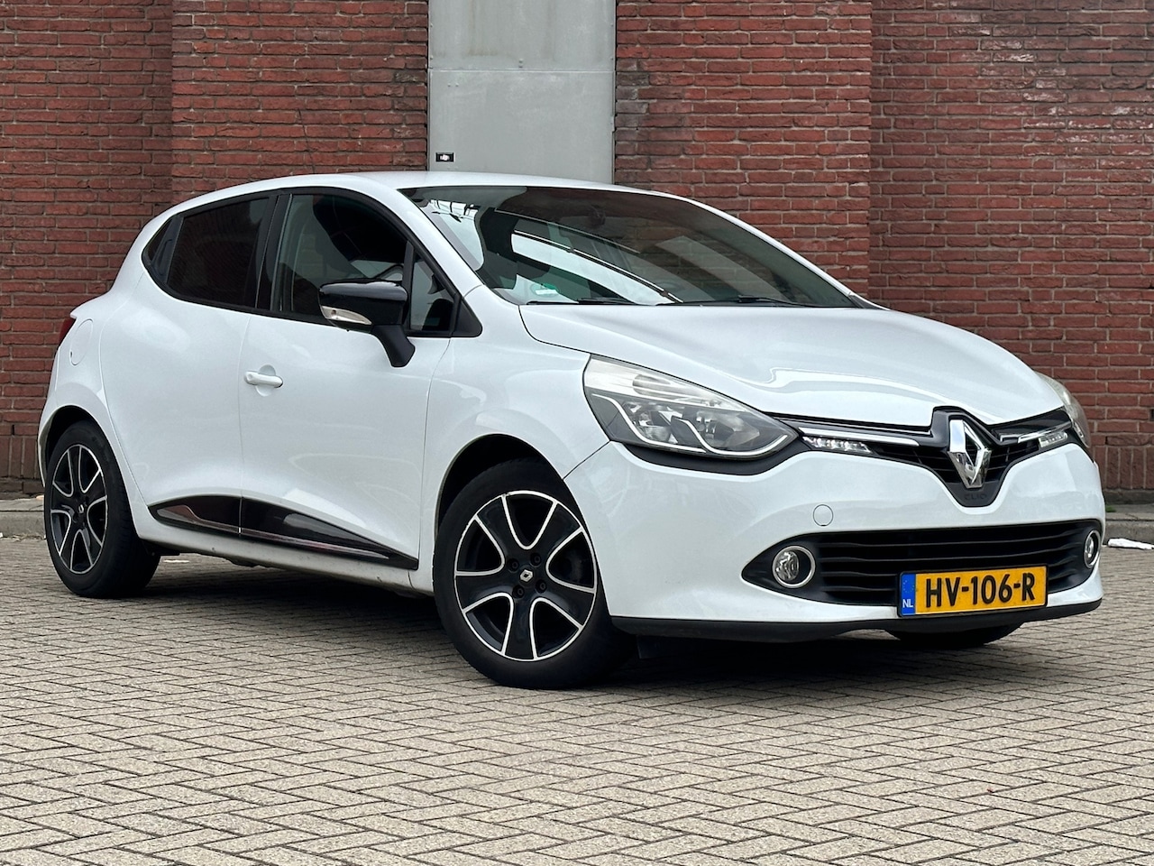 Renault Clio - 1.5 dCi ECO Expression|NAVI|AIRCO|CRUISE|EURO-6 - AutoWereld.nl