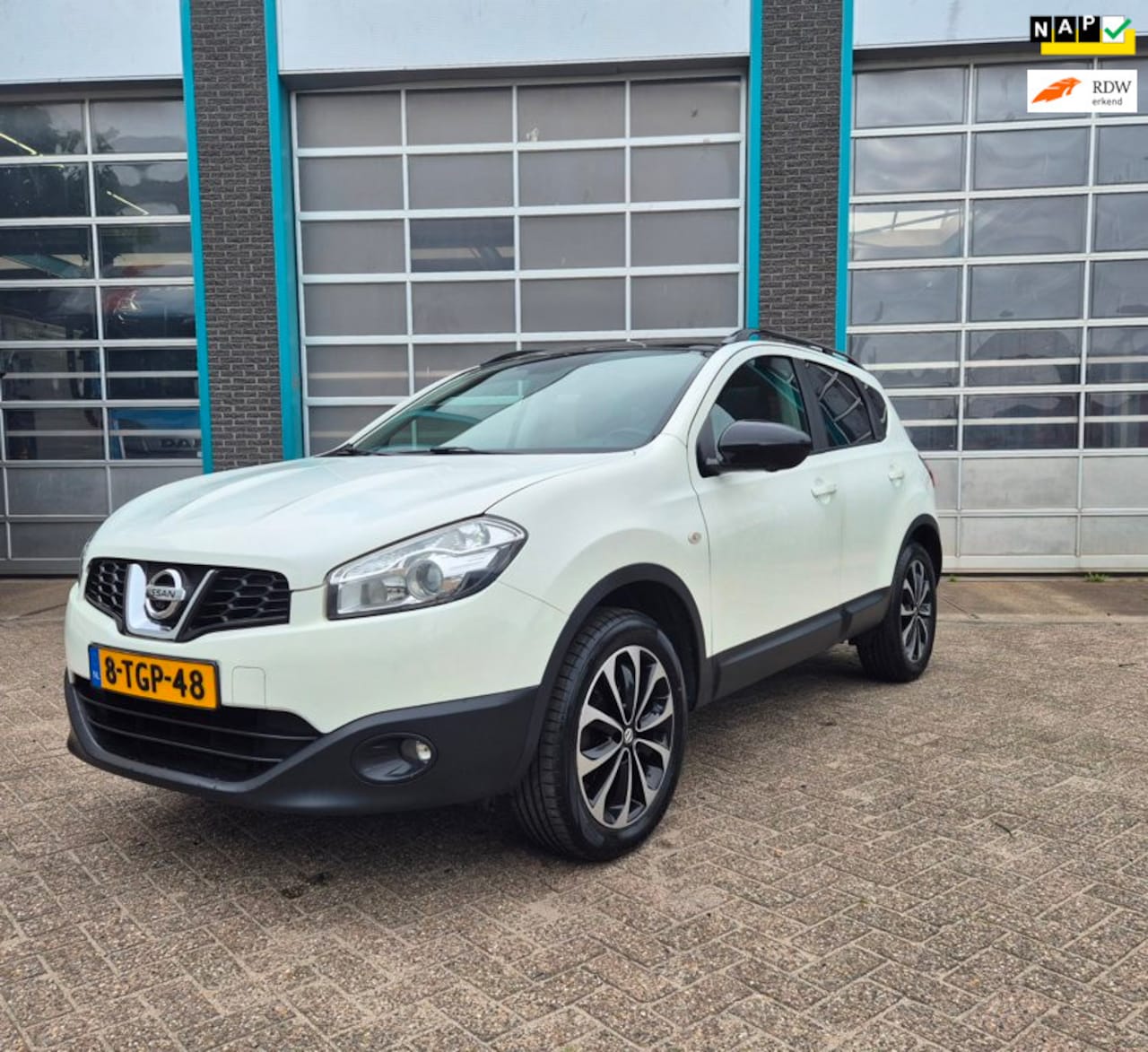 Nissan Qashqai - 1.6 360 Camera, Airco, Leer, PANO IN ZEER NETTE STAAT!! - AutoWereld.nl