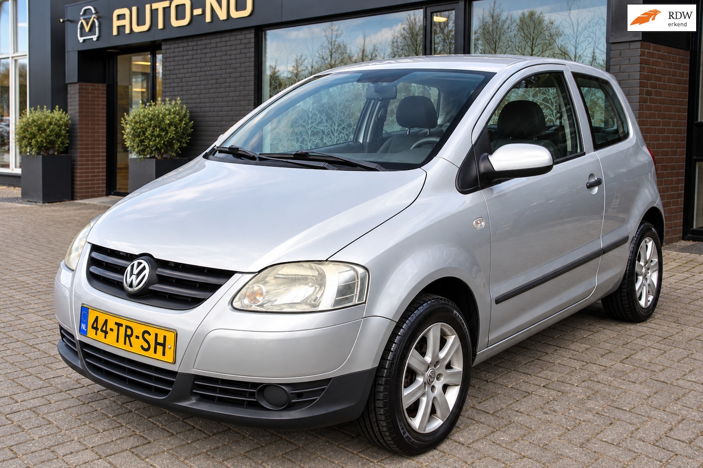 Volkswagen Fox - 1.2 Trendline €1.295,- LM-Velgen Bluetooth NAP APk Zuinig - AutoWereld.nl