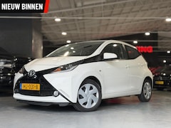Toyota Aygo - 1.0 VVT-i x-play Airco Cruise Camera