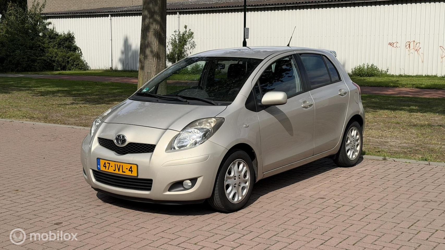Toyota Yaris - 1.3 Dynamic | NWE APK | NAP | PADDLE SHIFT - AutoWereld.nl