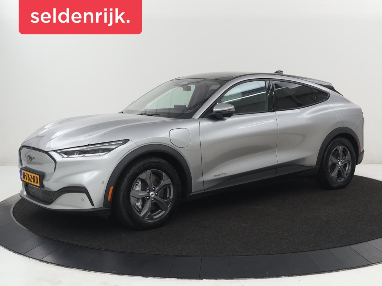 Ford Mustang Mach-E - RWD 75 kWh | SOH 91,7% | Panoramadak | 360 Camera | Leder | Stoelverwarming | Adaptive cru - AutoWereld.nl
