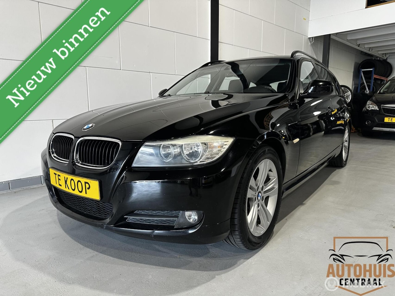 BMW 3-serie Touring - 318i Business Line*NwAPK*Trekhaak*Navi - AutoWereld.nl