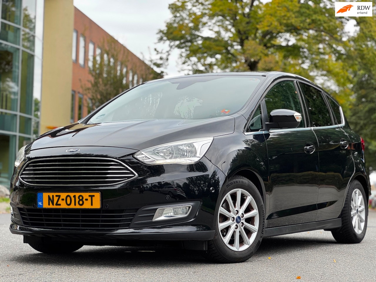 Ford C-Max - 1.0 Titanium|BJ2017|STUURVERW|NAVI|PARKPILOT|STOELVERW|6BAK|PDC|TREKHAAK - AutoWereld.nl