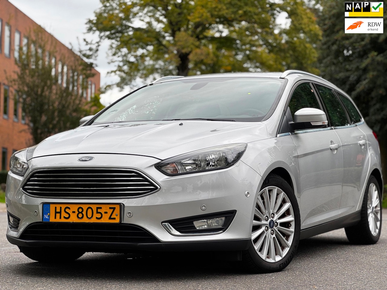 Ford Focus Wagon - 1.5 Titanium Edition|1STE EIG|NAP|AUT|NAVI|PARKPILOT|PDC| - AutoWereld.nl