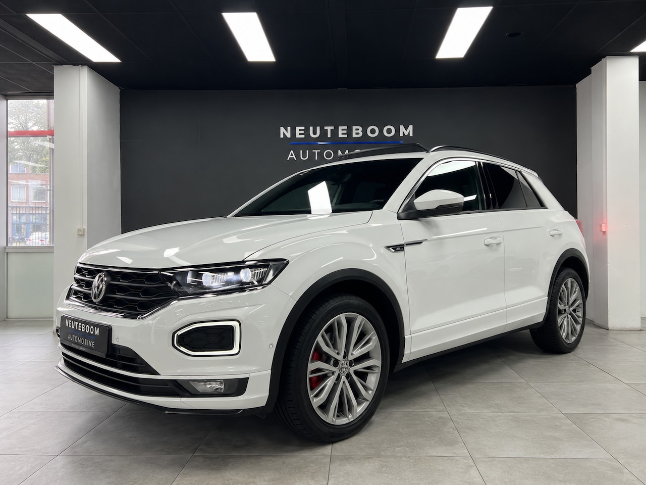 Volkswagen T-Roc - 1.5 TSI R-LINE | ACC | Pano | Virtual - AutoWereld.nl