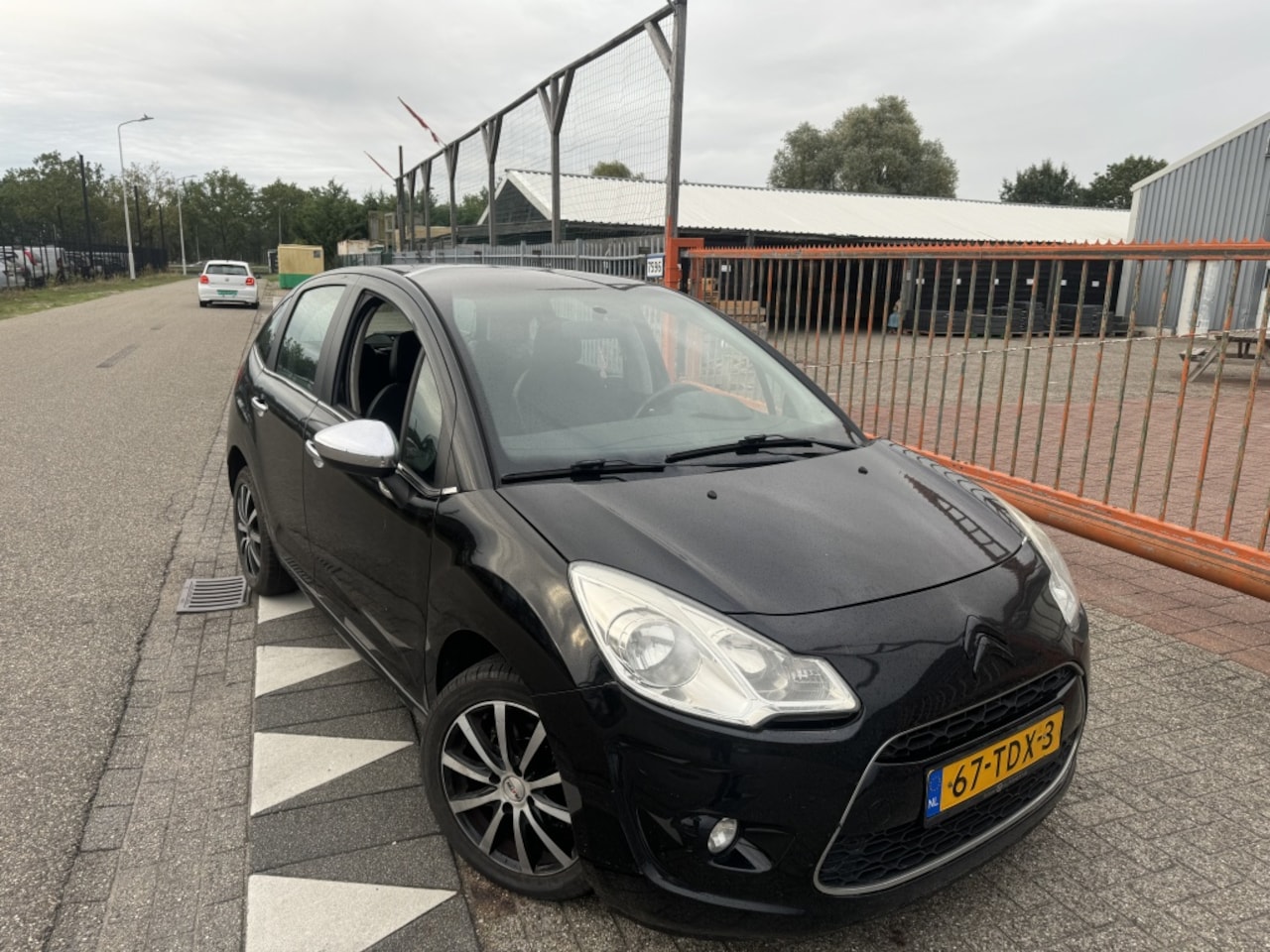 Citroën C3 - 1.6 e-HDi Exclusive Pano Clima Bluetooth Netjes - AutoWereld.nl