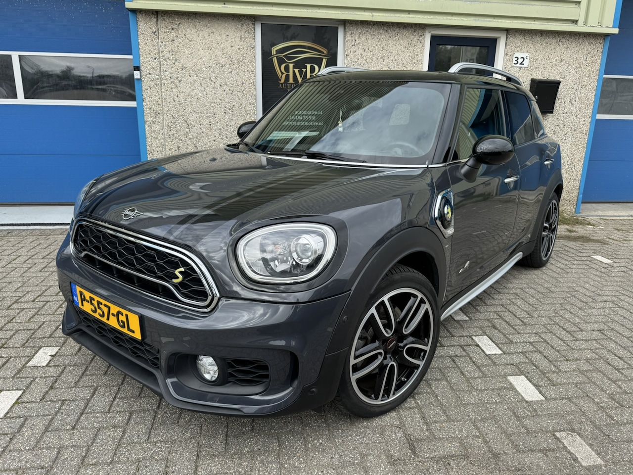 MINI Countryman - 1.5 Cooper S E ALL4 Chili JOHN COOPER WORKS - AutoWereld.nl