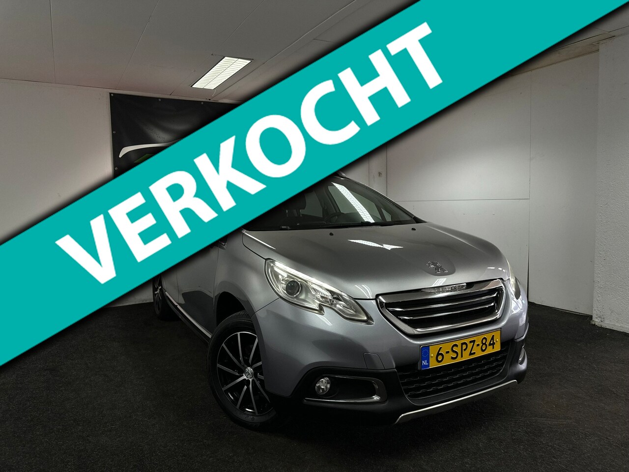 Peugeot 2008 - 1.2 VTi Allure Pack Premium Plus - Pano - Cruise - LED - NAVI - Carplay - PDC - AutoWereld.nl