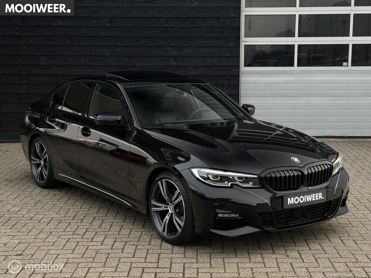 BMW 3-serie - 320i High Executive | M-Sport | Pano | Leder - AutoWereld.nl