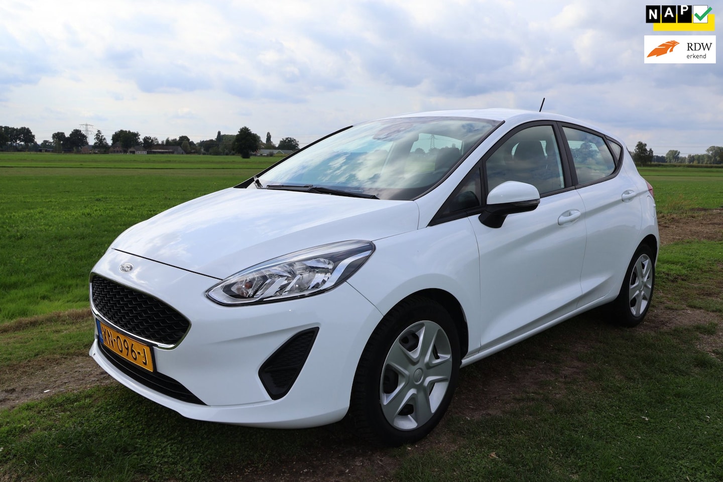 Ford Fiesta - 1.1 Trend|Carplay|Cruise|Dealer onderhouden|NL-auto-NAP|Airco - AutoWereld.nl