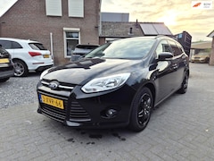 Ford Focus Wagon - 1.0 EcoBoost Titanium Inruiler ( cilinder 3 overslag )