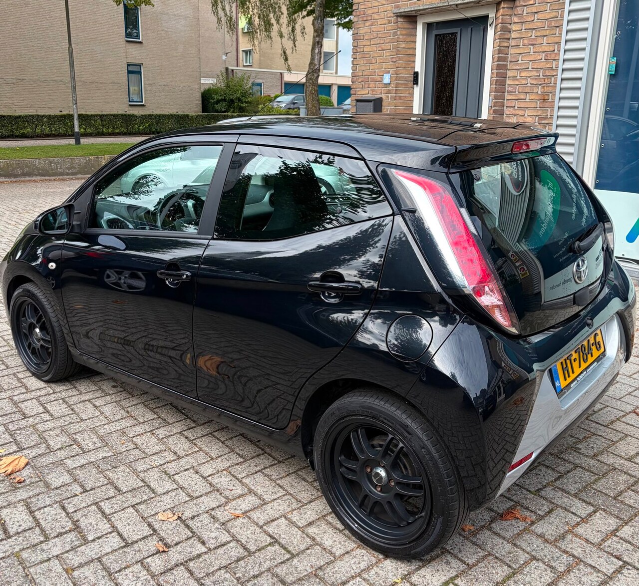 Toyota Aygo - 1.0 VVT-i x-play 16 inch, Camera, Bluetooth, NAP - AutoWereld.nl