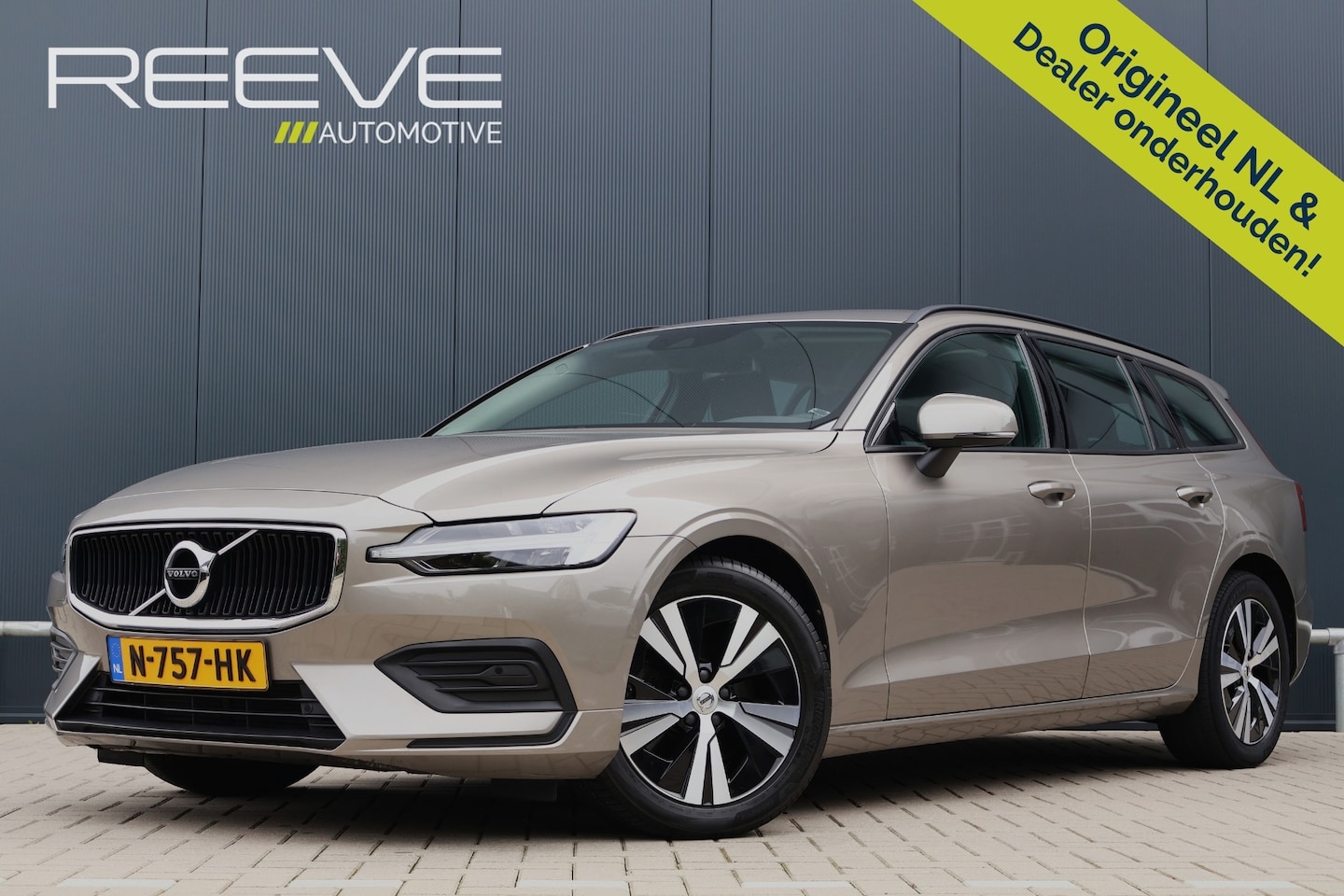 Volvo V60 - 2.0 B3 Momentum Advantage | Camera | Stoelverwarming | Apple Carplay / Android Auto - AutoWereld.nl