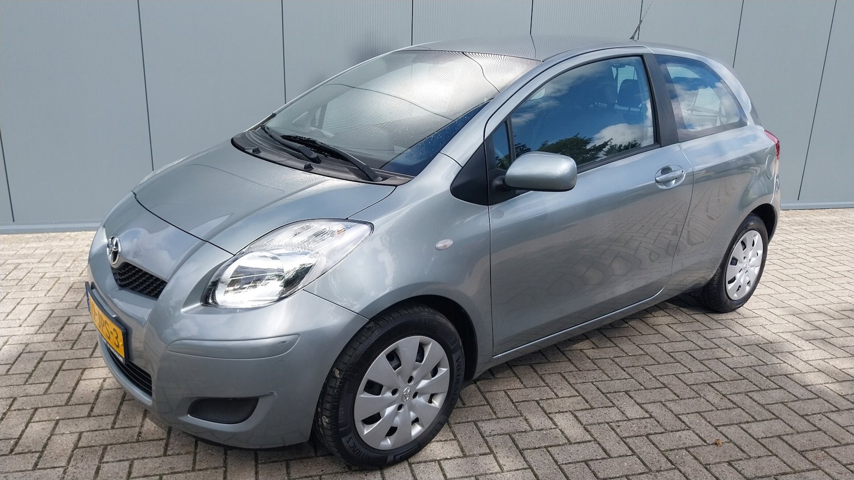 Toyota Yaris - 1.3 VVTi Aspiration// AUTOMAAT !!!// 51000 KM !!! - AutoWereld.nl