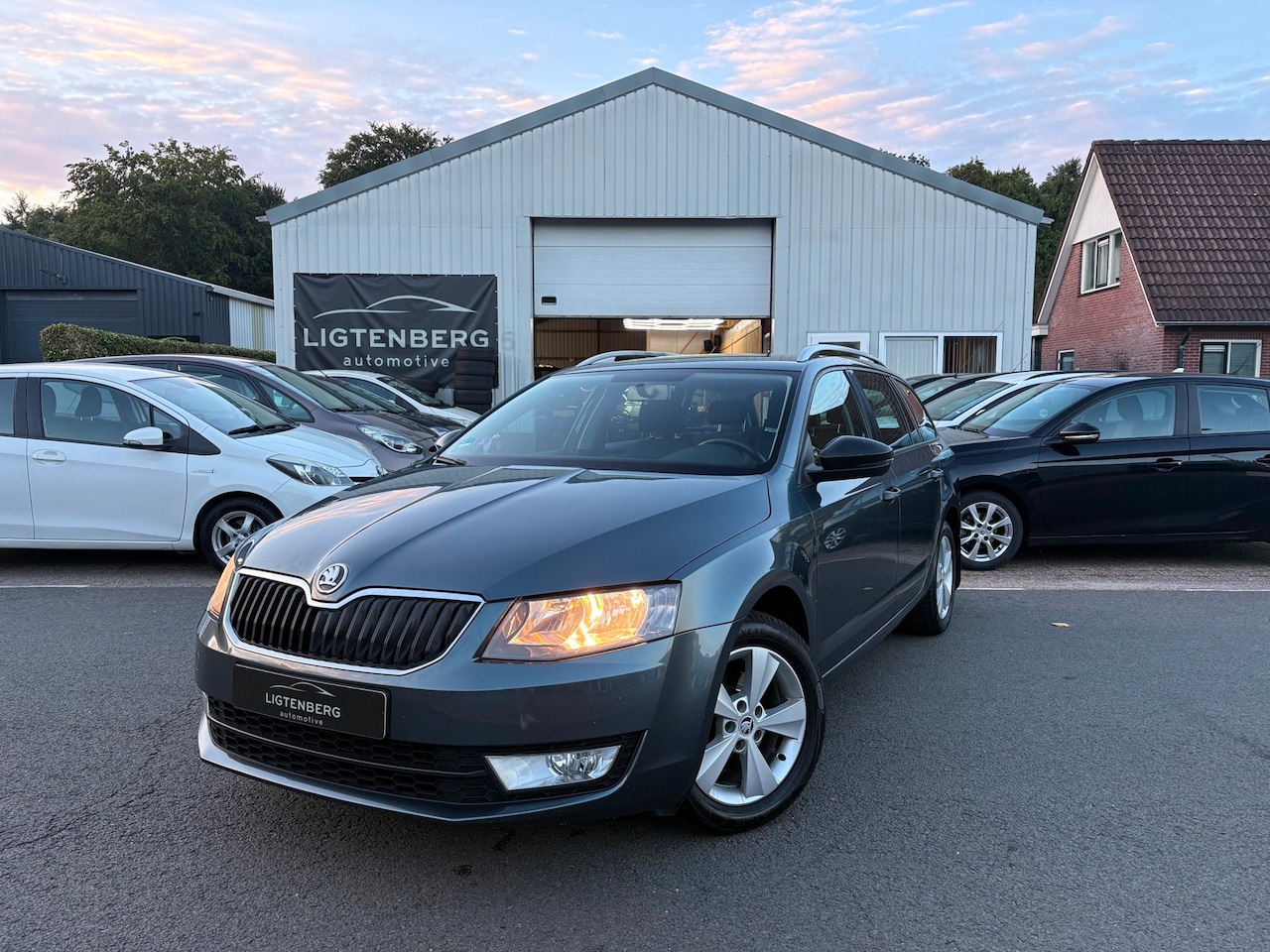 Skoda Octavia Combi - 1.2 TSI Grt Ed.bns AUTOMAAT/CRUISE/CLIMA - AutoWereld.nl