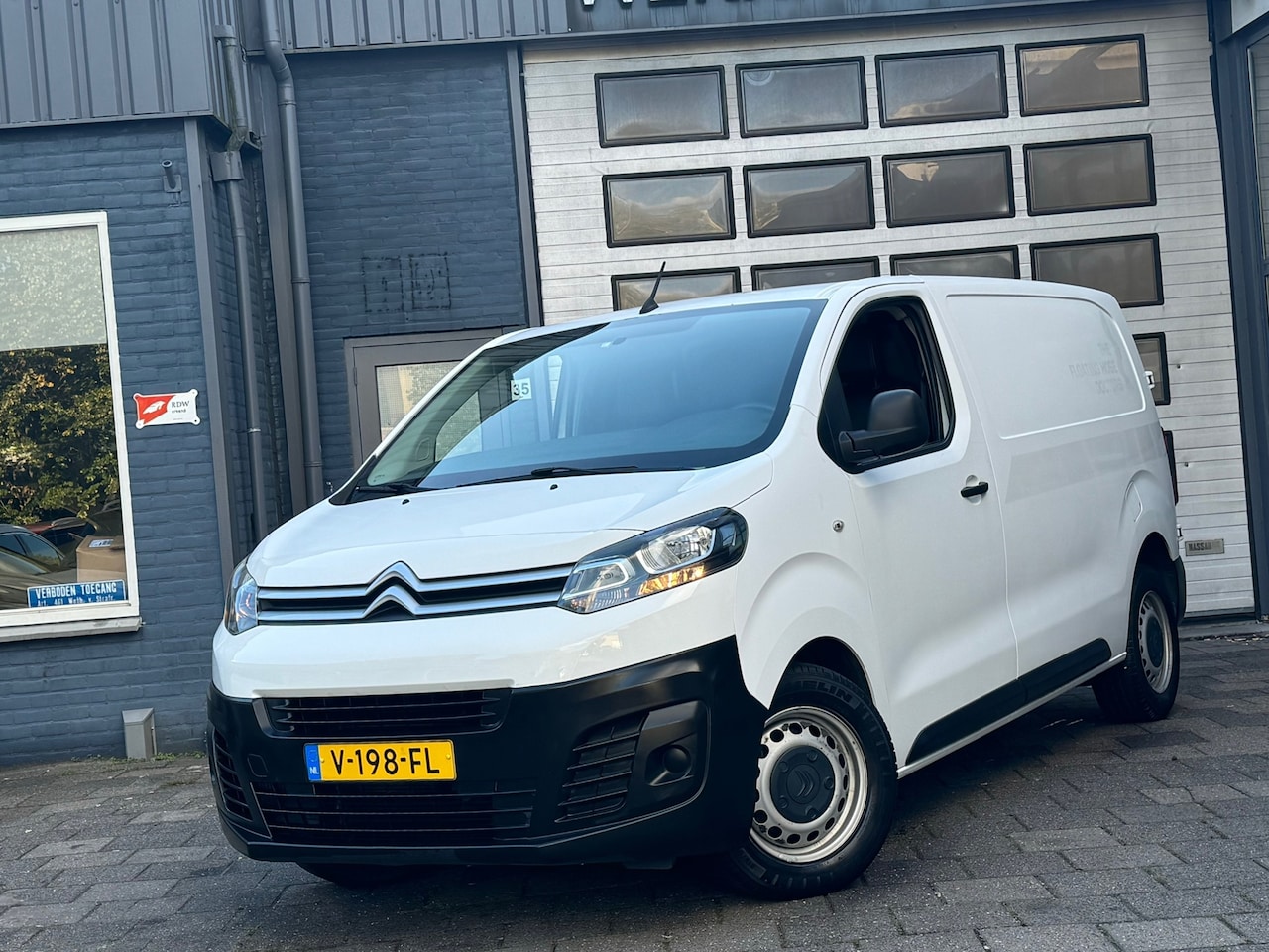 Citroën Jumpy - 2.0 BlueHDI 120 Club M S&S | Airco | Cruise | 3-Pers | PDC - AutoWereld.nl