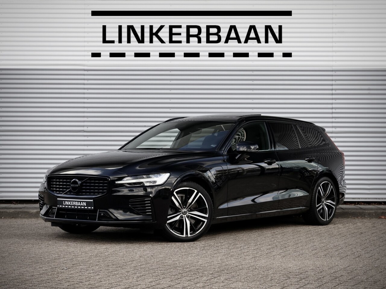 Volvo V60 - 2.0 T8 AWD Polestar optimised | SOH 100% | Panodak | H&K | Trekhaak | - AutoWereld.nl