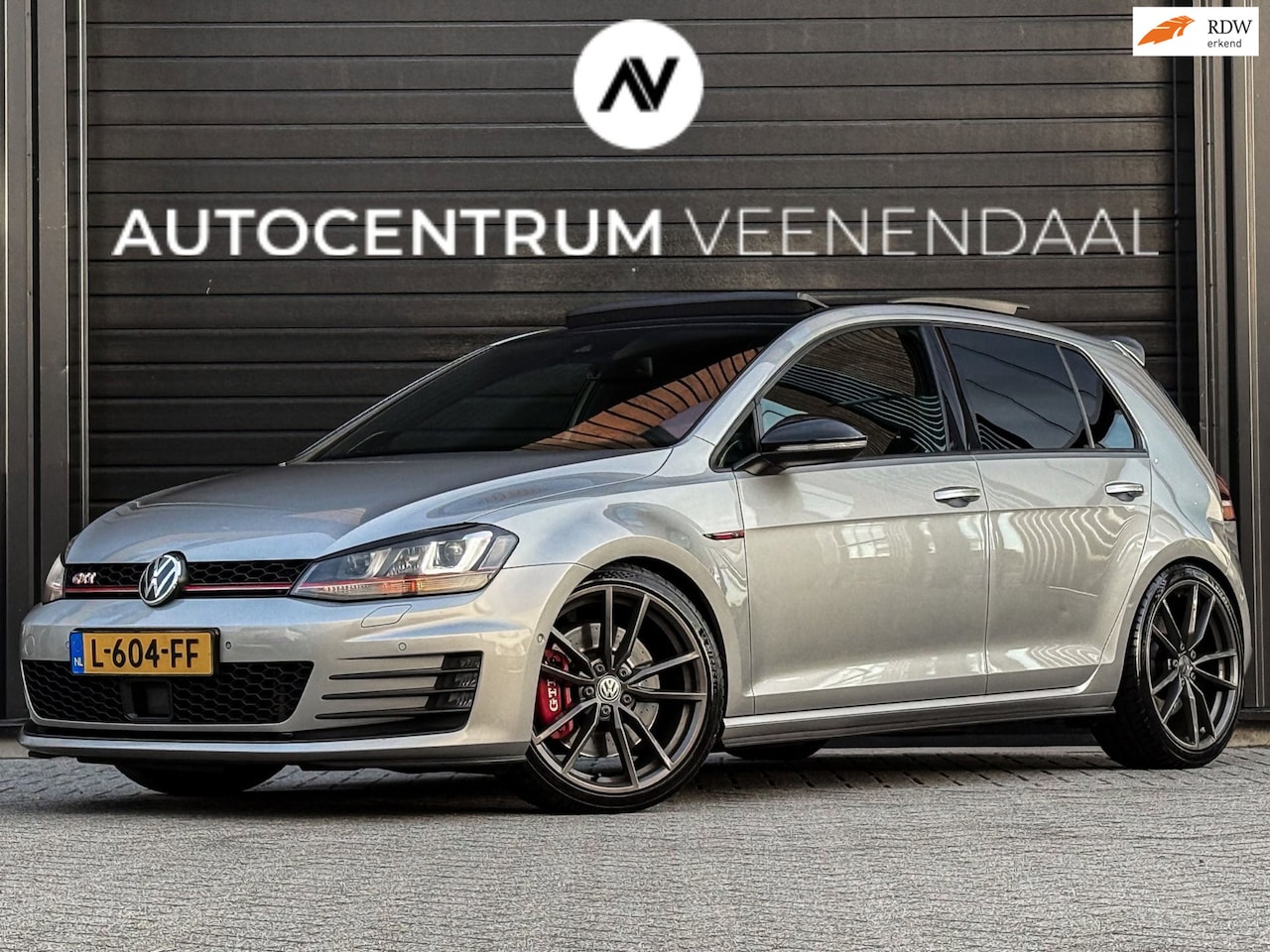 Volkswagen Golf - GTI Performance 2.0 TSI DSG 230 PK PANO/DYNAUDIO/DCC/KEYLESS/19 INCH/ACC - AutoWereld.nl