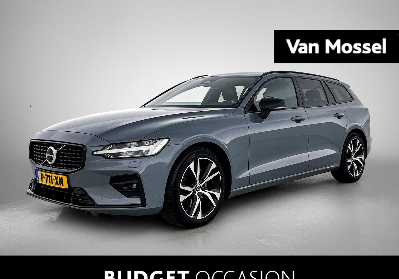 Volvo V60 - 2.0 B4 Plus Dark 1e Eigenaar | Origineel Nederlands Voertuig | Automaat | Trekhaak - AutoWereld.nl
