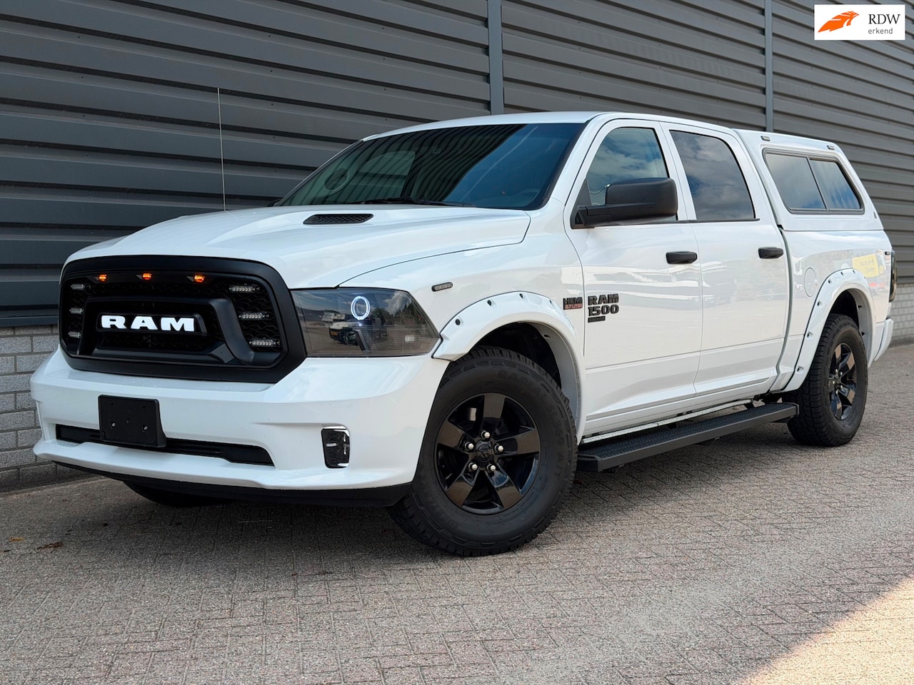 Dodge Ram 1500 - CLASSIC 5.7 V8 Crew Cab | LPG | Led | Custom - AutoWereld.nl