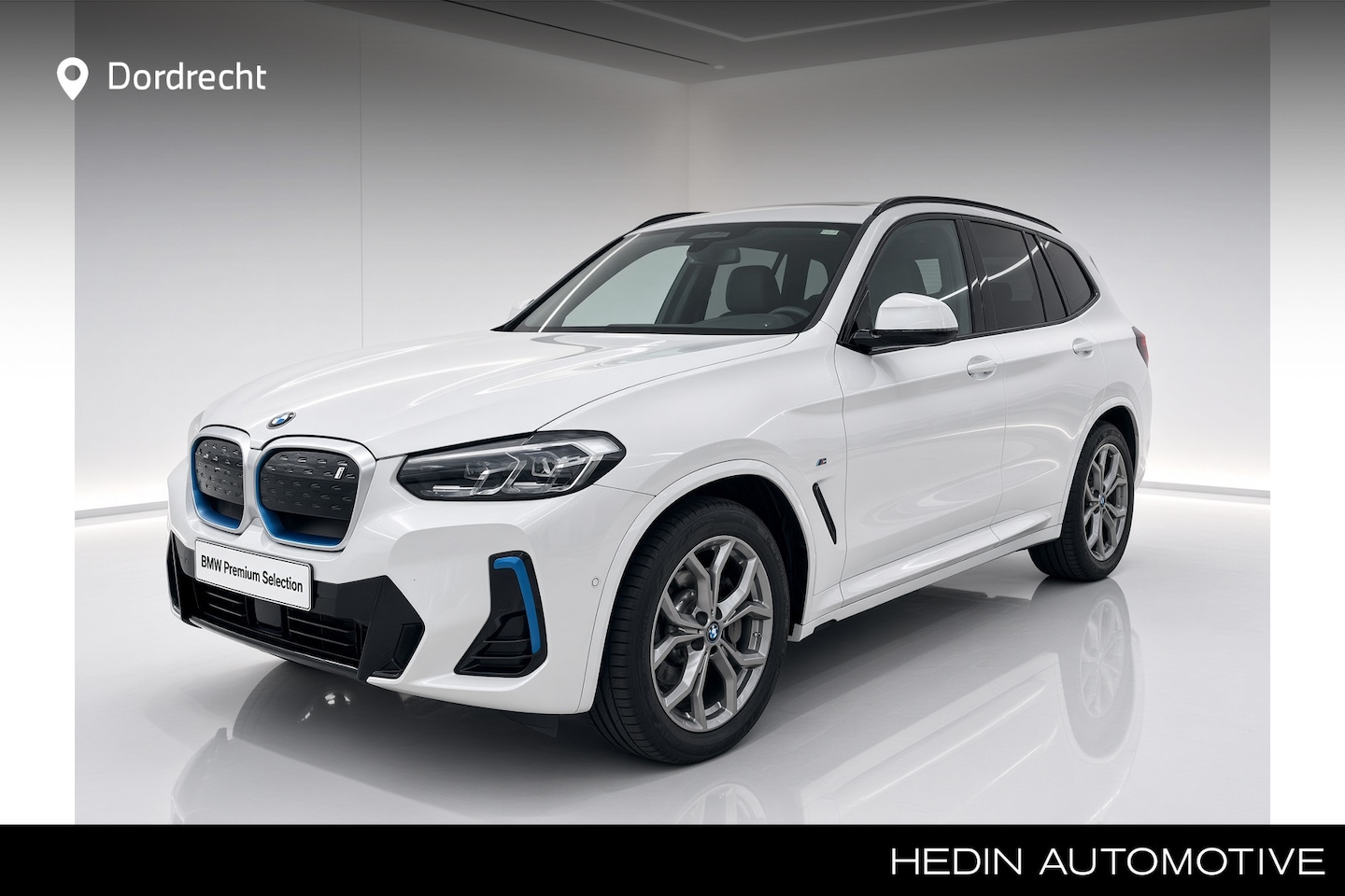 BMW iX3 - Executive 80 kWh | 19" | Panorama | Trekhaak | Driving Assistant Professional - AutoWereld.nl